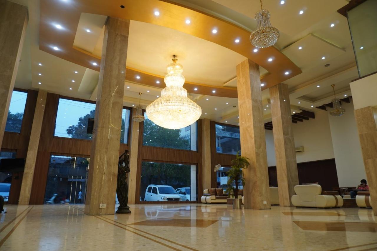 Hotel The Evergrand Palace Rajkot Exterior foto